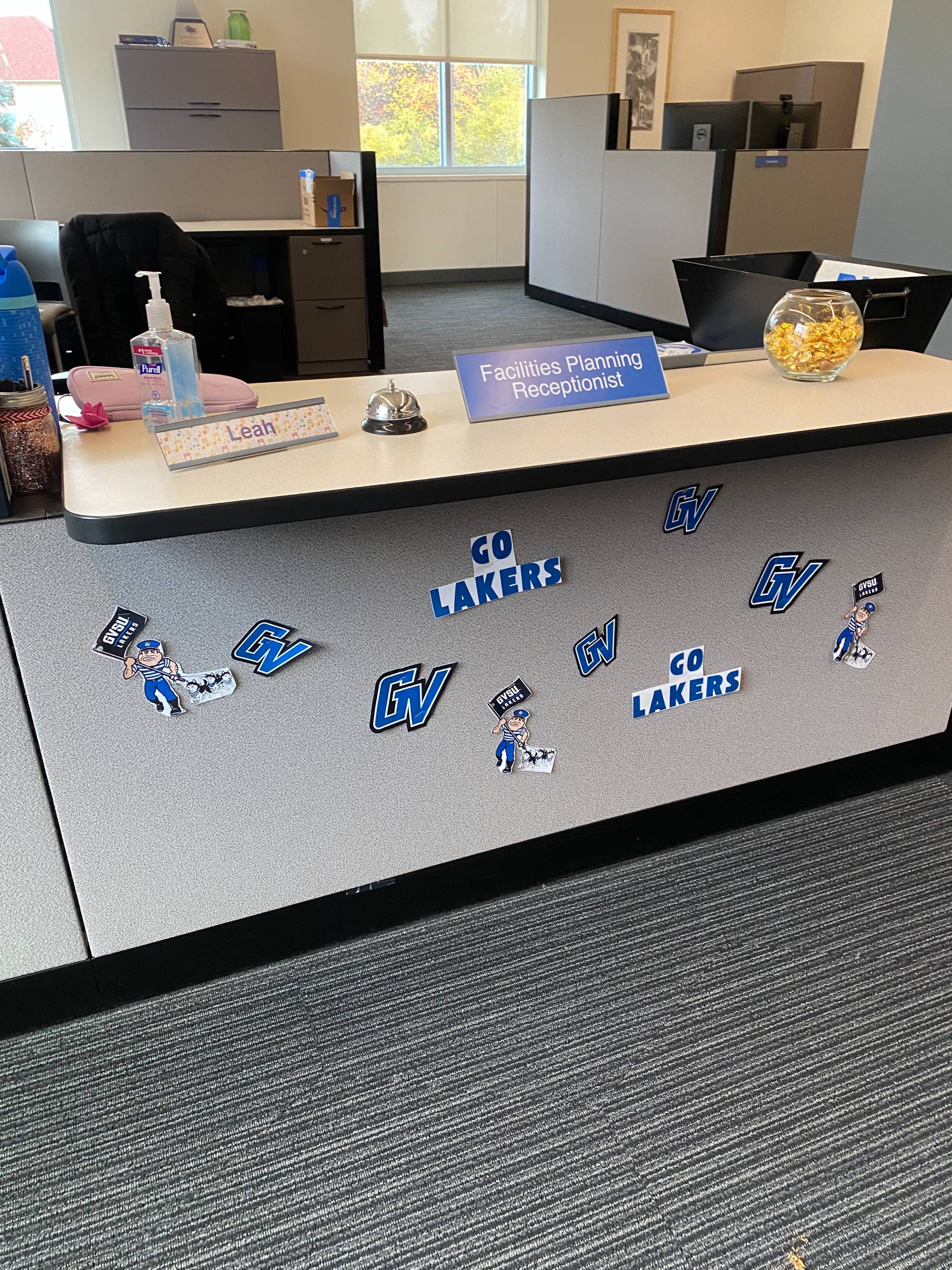 Facilities Planning Homecoming decorations, front desk decor